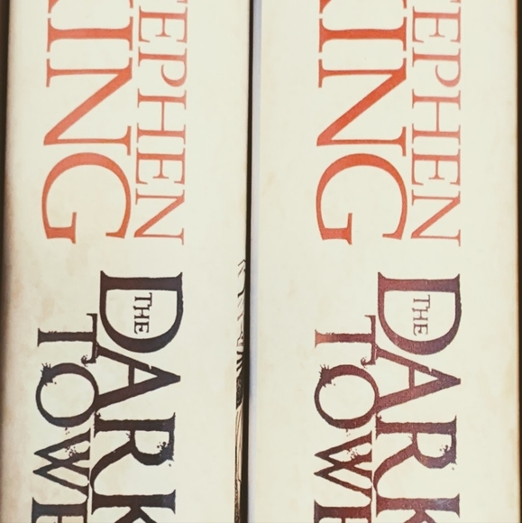 Special Edition Graphic Novels Stephan King Gunslinger Series. - Picture 3 of 10